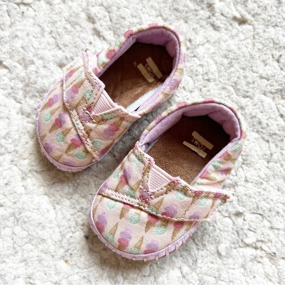 Toms Baby Pink, Purple, Teal, Tan Ice Cream Soft Sole Velcro Closure Shoes Sz 2